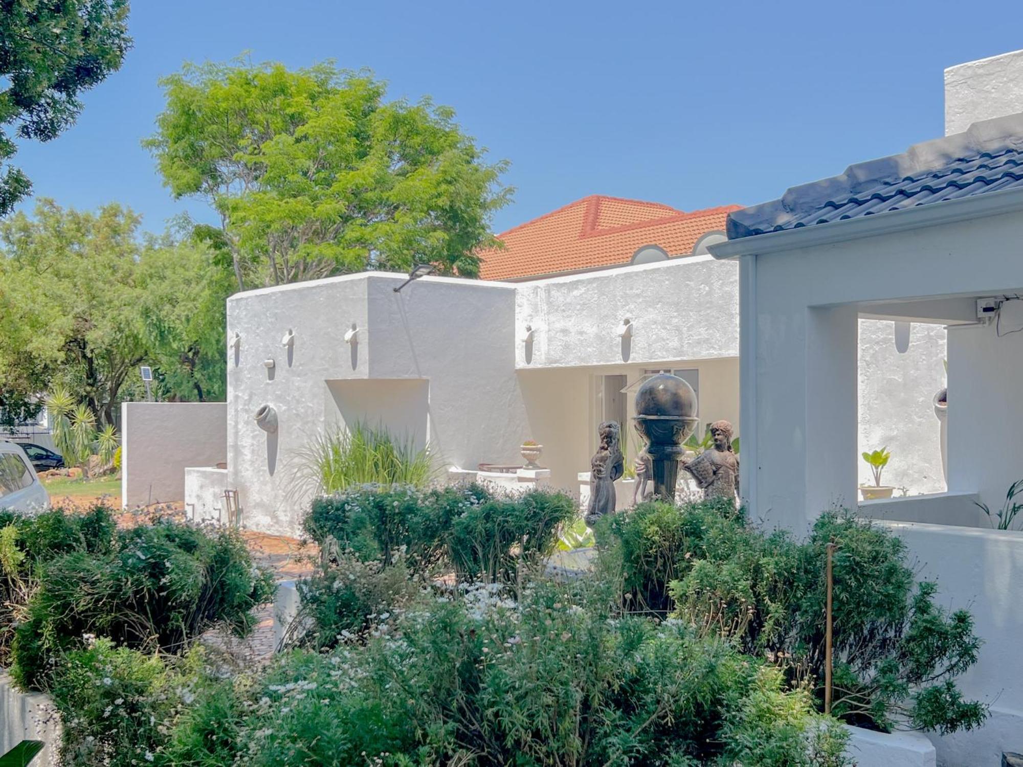 Amoris Guesthouse - In Brooklyn Pretoria-Noord Exteriör bild